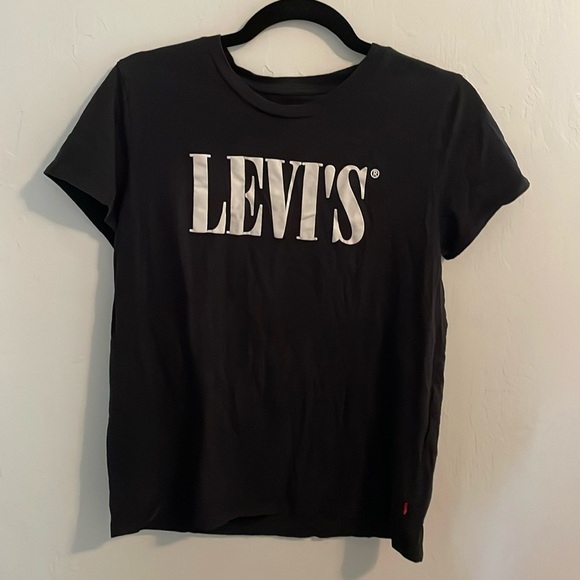 Levi’s short sleeve tee - Picture 1 of 4